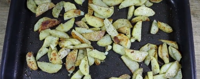 Инструкция по приготовлению запеченного картофеля по-гречески
