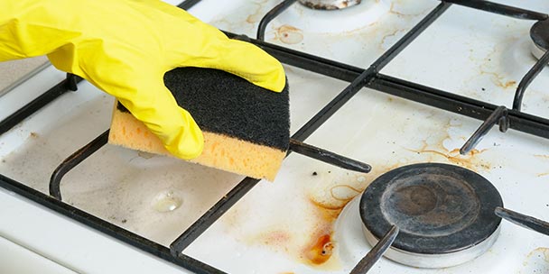 Как легко очистить плиту, чтобы она была как новая, используя лимон этим способом.