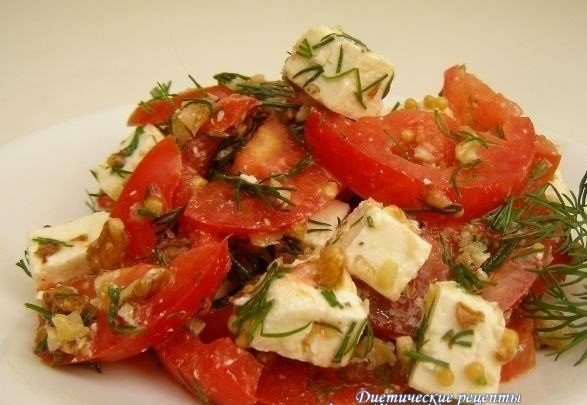 Полезный и легкий салат из помидоров и брынзы