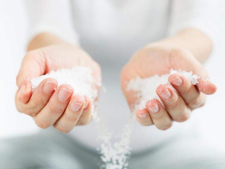 Ученые рассказывают о 5 вещах, которые происходят с телом, когда вы употребляете слишком много соли