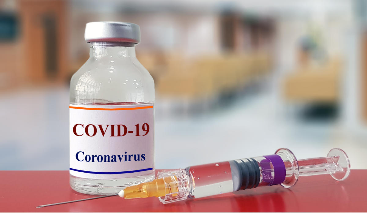 Прививка через суд: в Испании пожилой женщине приказали пройти вакцинацию