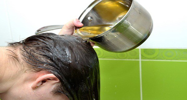 Это средство предотвращает выпадение волос: благодаря этому ингредиенту, волосы и брови растут невероятно быстро! (Рецепт)
